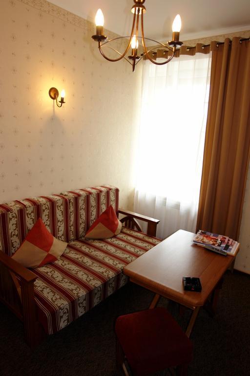 Hotel Kamelot Omsk Zewnętrze zdjęcie