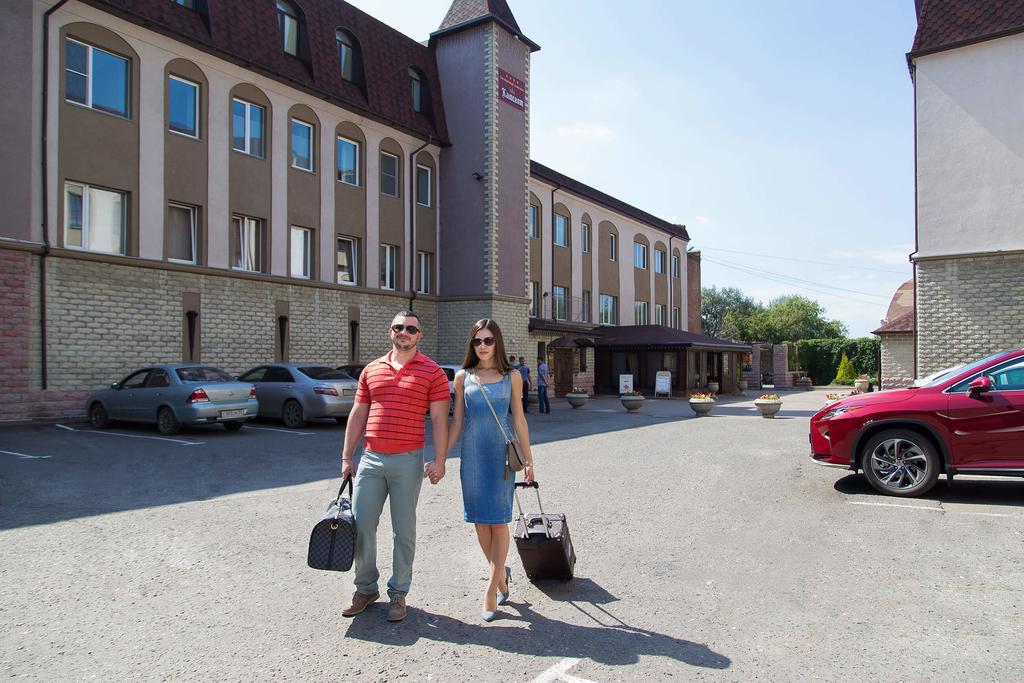 Hotel Kamelot Omsk Zewnętrze zdjęcie